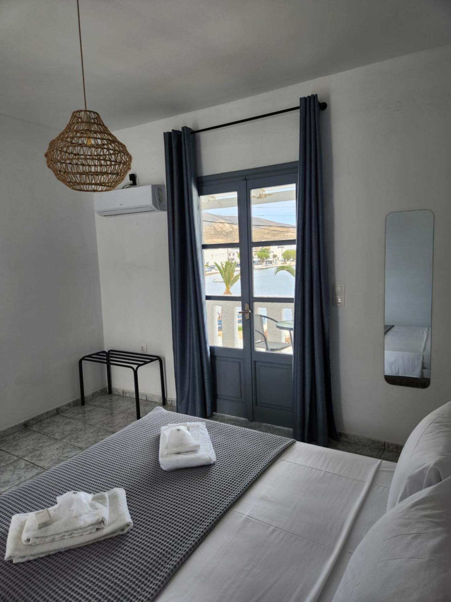 Eleios Hotel Serifos Livadi  Exteriör bild