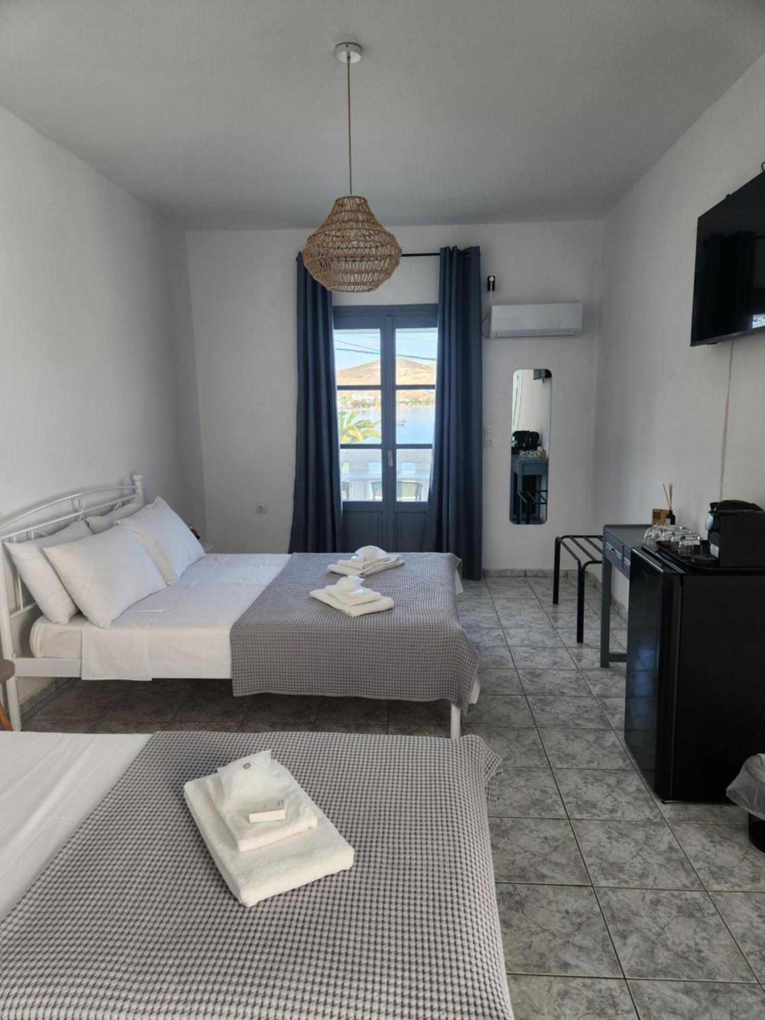 Eleios Hotel Serifos Livadi  Exteriör bild